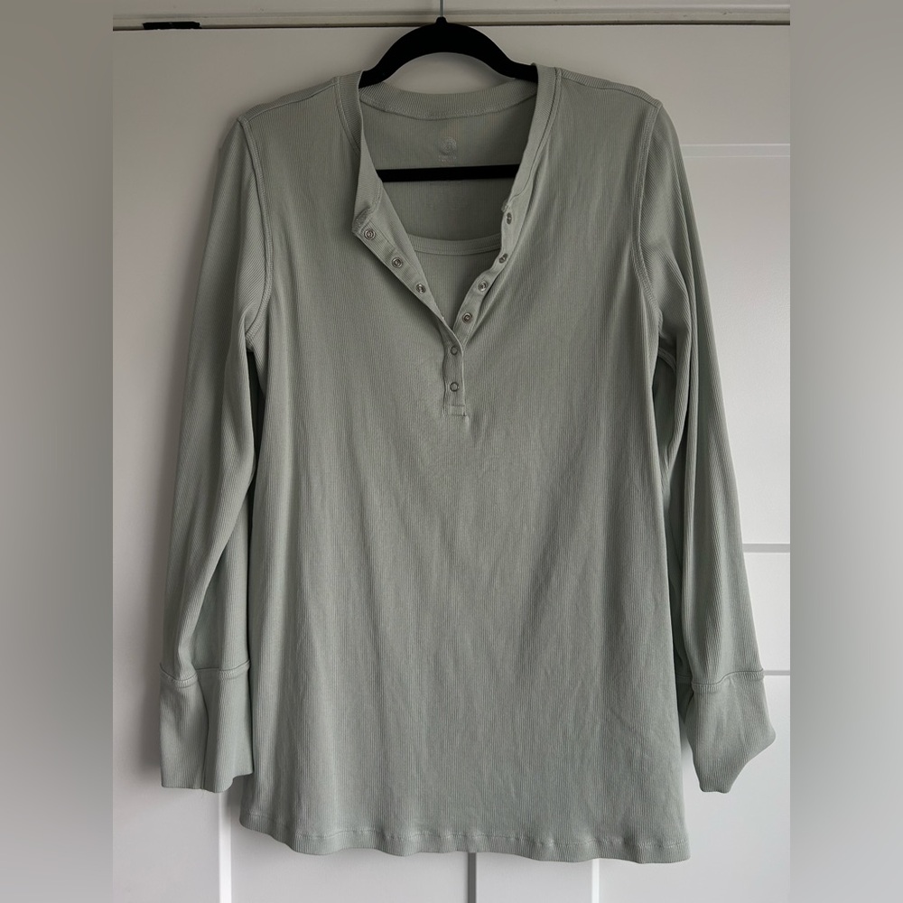 Kindred Bravely Organic Cotton Ribbed Henley in Sky Grey